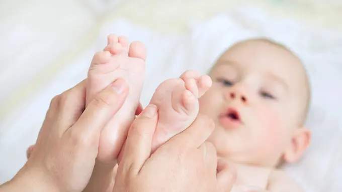 Cek Kandungan Skincare untuk Bayi yang Sensitif, Salah Satunya Ada Ekstrak Kolostrum! Apa Itu?