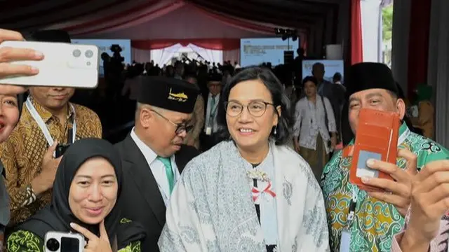 Sri Mulyani Bertemu Paus Fransiskus di Masjid Istiqlal. [@smindrawati]