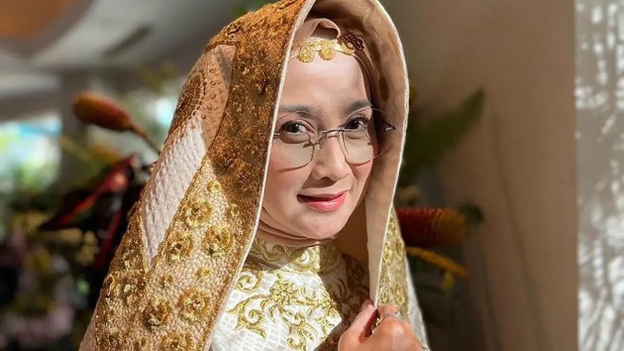 [Fimela] Desy Ratnasari