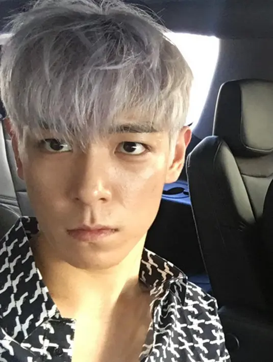 Melansir Soompi (25/10), rapper tampan ini sudah mengikuti ujian masuk polisi dan hasil ujiannya akan diumumkan pada 11 November mendatang. Jika ia lulus dalam ujian, maka T.O.P akan langsung mengikuti wajib militer. (Instagram/choi_seung_hyun_tttop)