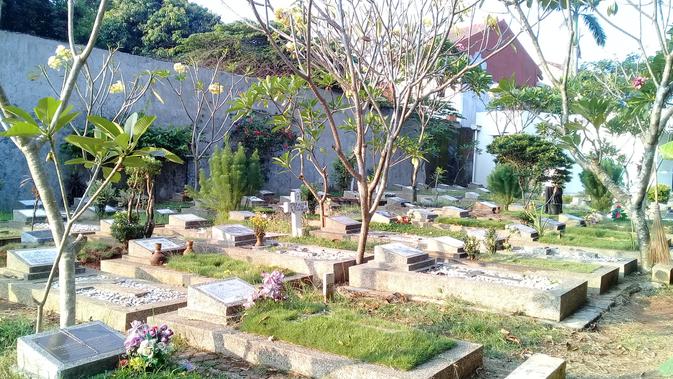 Belajar bersyukur dari Opa Opong, penjaga makam TPU Kali Mulya Depok (Foto: Liputan6/Maria Flora)