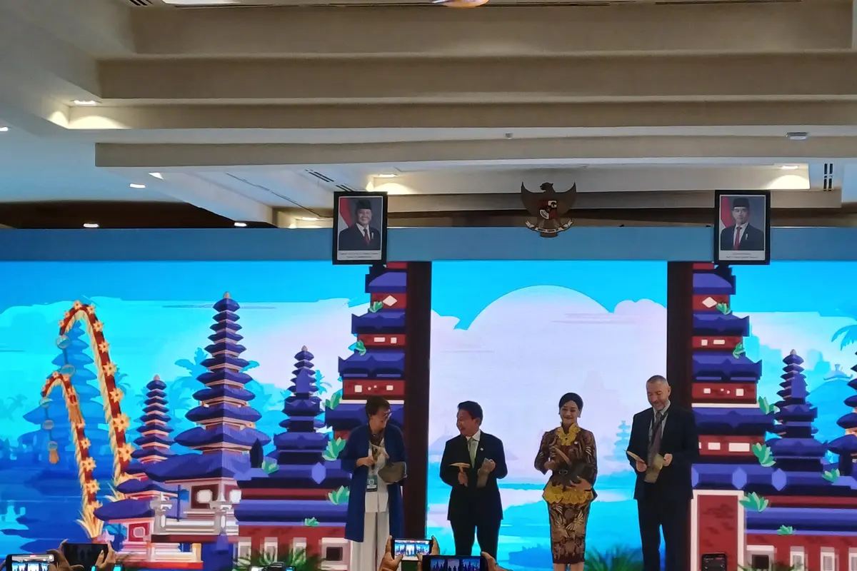 OJK dan OECD sepakati peningkatan kemitraan dan kolaborasi. (Foto: Liputan6.com/Maulandy R)