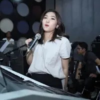 Tampil di HUT SCTV ke-26, Isyana Sarasvati akan mainkan organ elektronik atau yang sering disebut Electon.