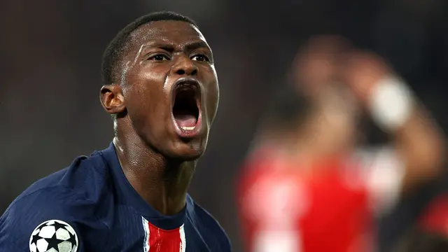 Foto: Apes! Blunder Konyol Paulo Gazzaniga Bikin Girona Merana di Akhir Laga Liga Champions saat Bersua PSG
