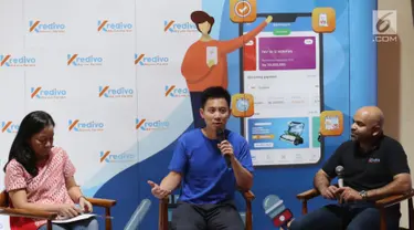 CEO dan Co-founder PT FinAccel Teknologi Indonesia Akshay Garg,  CEO dan Co-founder Moka Haryanto Tanjo, dan Head of Support OkeShop Mely Chandra saat peluncuran Transaksi offline Kredivo di Jakarta, Selasa (26/2). (Liputan6.com/Angga Yuniar)