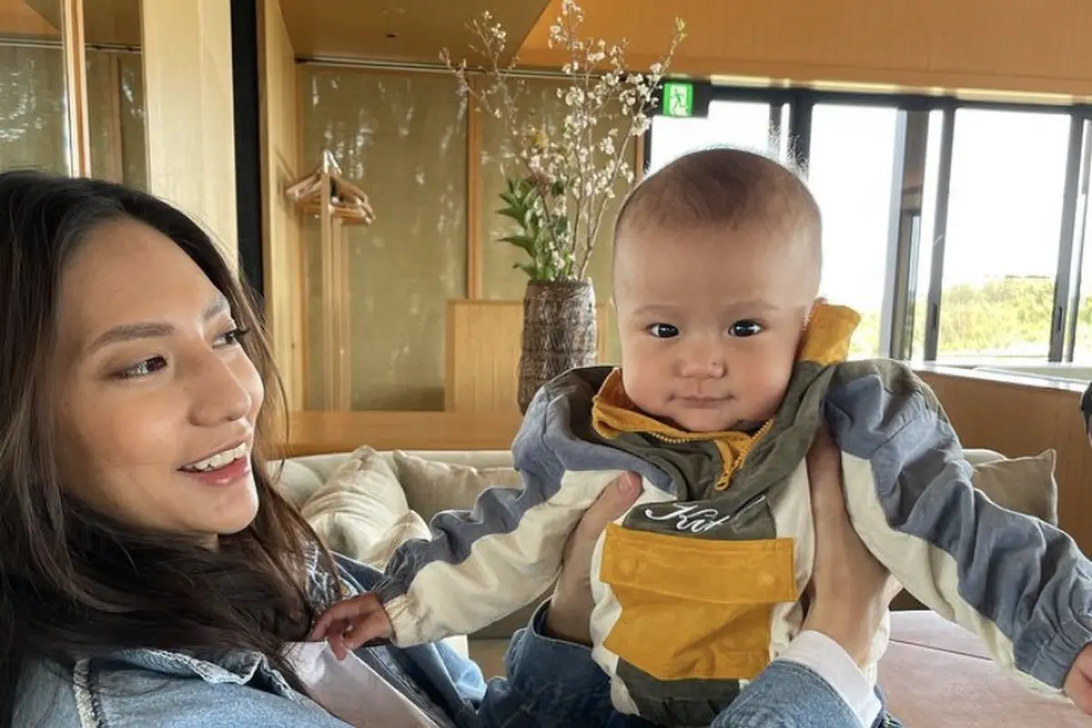 Potret Nadia Saphira Liburan di Jepang bersama anaknya