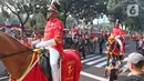 Upacara peringatan Detik-Detik Proklamasi Kemerdekaan RI digelar di halaman Istana Merdeka Jakarta. Pemerintah pun meminta masyarakat menghentikan aktivitas sejenak untuk berdiri tegap pukul 10.17 sampai 10.20 WIB, saat pengibaran bendera merah putih di Istana Merdeka. (Liputan6.com/Angga Yuniar)