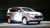  Pada model terkini, Kijang Innova menghadirkan suasana mewah dan premium.