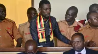 Robert Kyagulanyi Ssentamu, yang dikenal sebagai Bobi Wine, politikus oposisi Uganda yang mendapat penyiksaan dari pemerintah negaranya (AP)