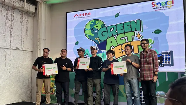 Penyerahan Penghargaan Pemenang Kompetisi Ajang Green Act Fest
