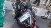 Penampakan sepeda motor ojol yang ditabrak lansia. (Liputan6.com/ Dok Ist)