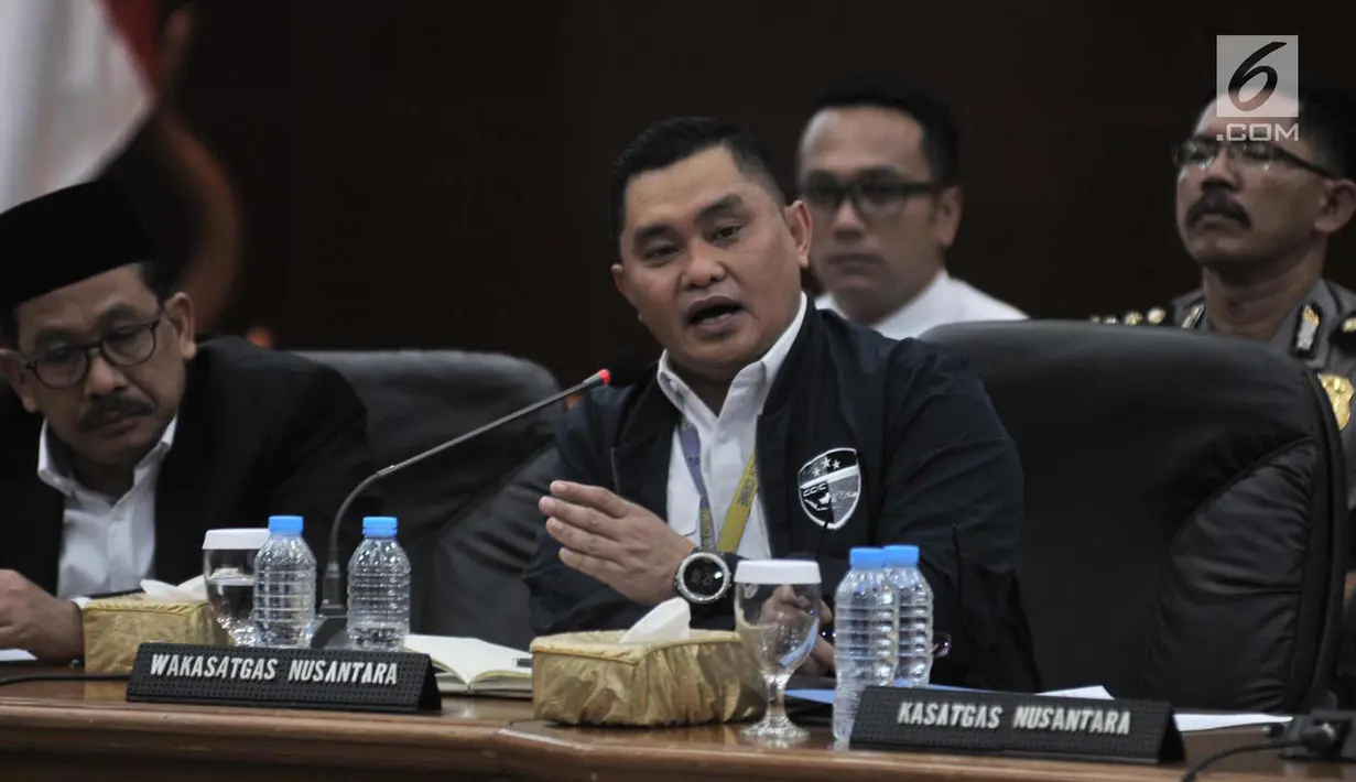 Wakasatgas Nusantara Brigadir Jenderal Fadil Imran saat rilis kasus ITE, Jakarta, Senin (5/3). Satgas Nusantara menyatakan kelompok MCA dan eks anggota sindikat Saracen diduga menyebarkan hoax seputar penganiayaan ulama. (Merdeka.com/Iqbal S. Nugroho)