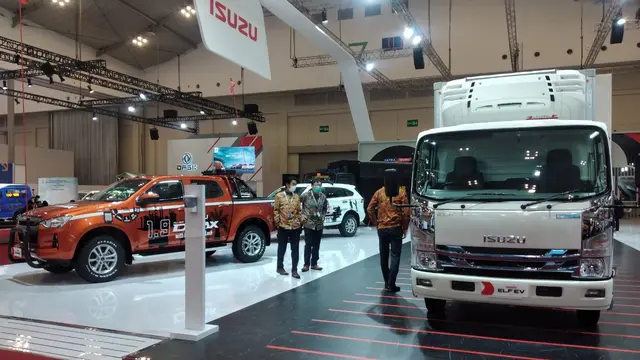 Booth Isuzu di GIIAS 2022 (Otosia.com/Nazarudin Ray)