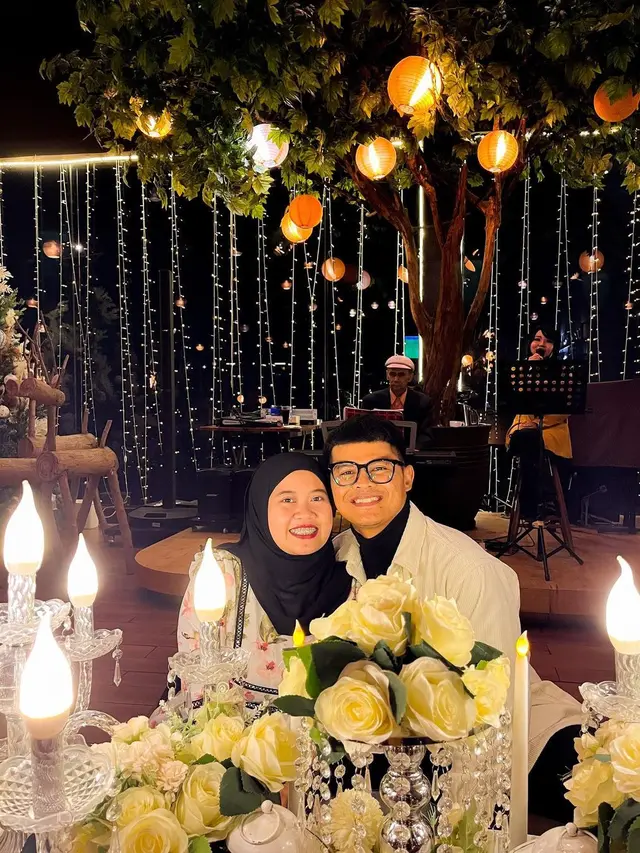 Hamil Anak Kedua, Ini 7 Potret Mesra Komika Musdalifah Basri dan Suami