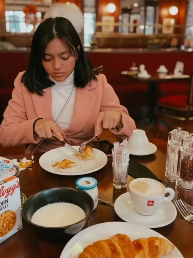 [Fimela] Gaya Alleia Anata, anak Ariel NOAH di Paris