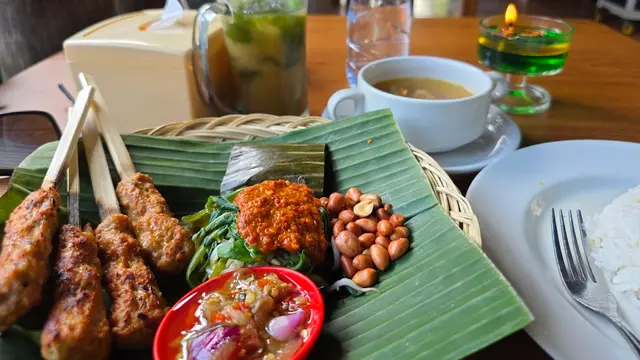 Rekomendasi Tempat Makan Sate Lilit di Bali yang Halal