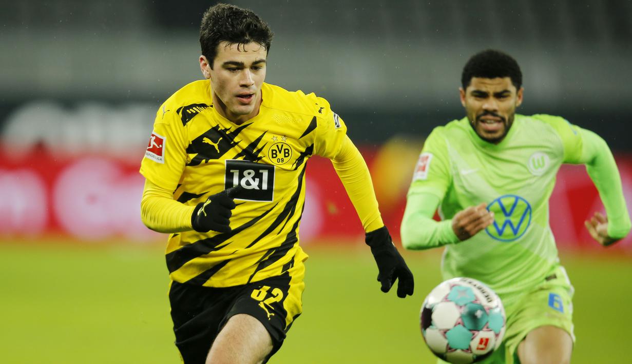 2. Giovanni Reyna (Borussia Dortmund) - Die Borussen tak pernah putus melahirkan wonderkid jempolan salah satu yang terhangat adalah Giovanni Reyna. Lulusan akademi Dortmund ini memiliki harga 30 juta euro atau setara dengan Rp512 miliar. (Leon Kuegeler/pool/AFP)