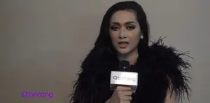 Thiara alias Hiara Cleopatra akan membawa mini album pop yang lagu-lagunya diciptakan oleh Pak Chossy. Berpindah dari lagu dangdut ke pop, Thiara mendapatkan tantangan baru dalam karirnya.