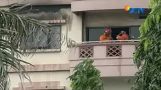 Apartemen Puri Garden Kembangan, Jakarta Barat, kebakaran Jumat (29/12) pagi. Kebakaran diduga berasal dari dapur lantai 7.
