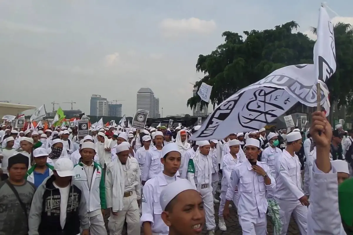 Ahok Kepeleset Lidah, Hari Ini Ribuan Anggota FPI Turun ke Jalan