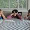 Akui bahwa marah adalah emosi yang wajar. Ucapkan kalimat seperti, “Ibu tahu kamu sedang kesal” agar anak merasa dimengerti. (Foto: Keren Fedida/Unsplash)