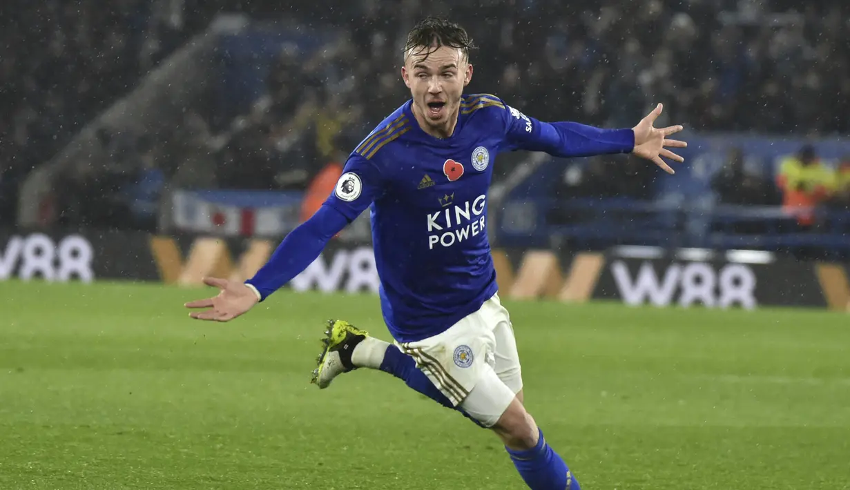 Gelandang Leicester City, James Maddison berselebrasi usai mencetak gol ke gawang Arsenal pada pertandingan lanjutan Liga Inggris di Stadion King Power (10/11/2019). Leicester City menang 2-0 atas Arsenal. (AP Photo / Rui Vieira)