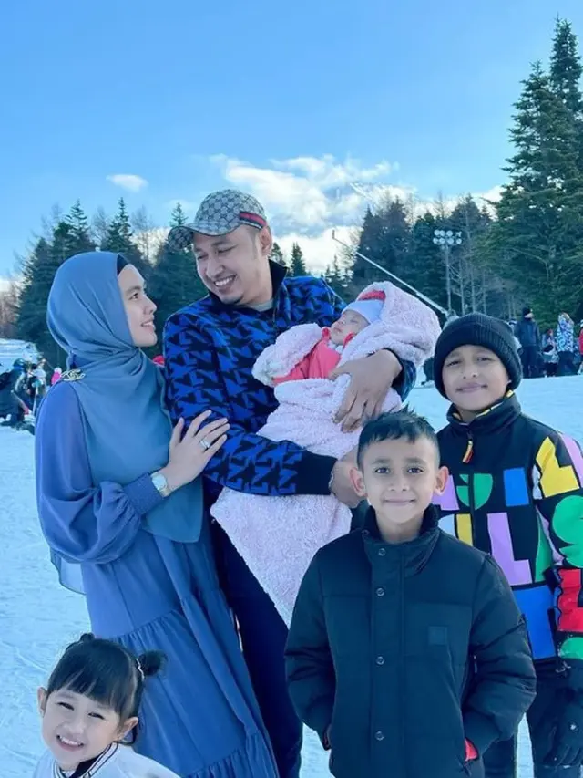 Momen hangat Kartika Putri dan Habib Usman (Instagram/kartikaputriworld)