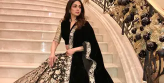 Sridevi Kapoor meninggal dunia, pastinya masih menjadi luka yang menadalam bagi suami dan anak-anaknya. Terutama, Janhvi Kapoor, anak sulung Sridevi dan Boney Kapoor.  (Instagram/sridevi.kapoor)