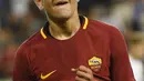 3. Cengiz Under - AS Roma tak habis-habisnya mendatangkan talenta muda berbakat ke Olimpico. Kepergian Mohamed Salah seakan hilang dengan penampilan impresifnya musim ini. (AFP/Don Emmert)