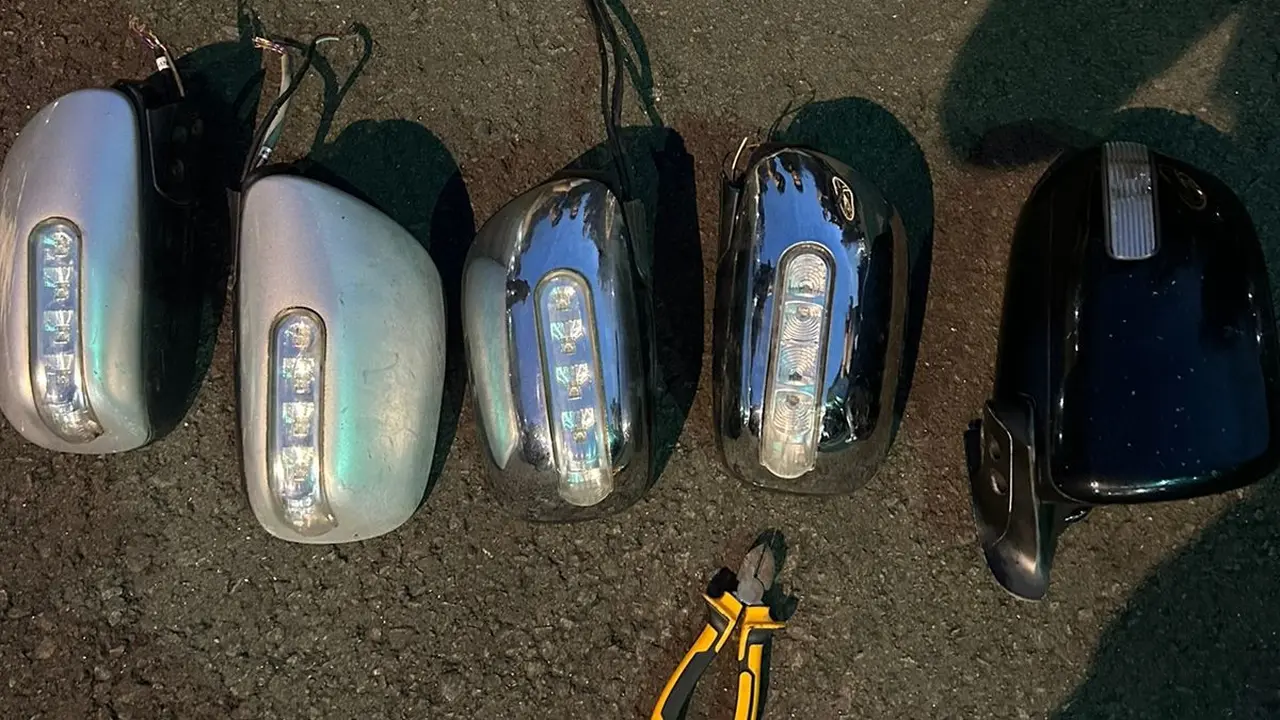 Spion kendaraan hasil curian di Jakarta Selatan.
