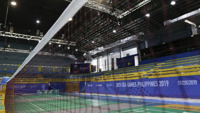 Suasana lapangan dan tribun venue bulutangkis SEA Games 2019 di Muntinlupa Sports Center, Manila, Sabtu (23/11). Cabang bulutangkis akan mulai bertanding pada Minggu (1/12). (Bola.com/M Iqbal Ichsan)