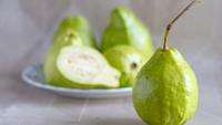 How to Eat Guava and How to Store the Tropical Fruit