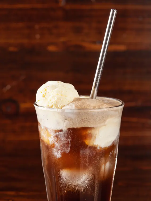 ilustrasi ice cream coke float