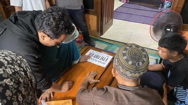 Korban Kecelakaan Kereta Bekasi Itu Pulang: Peti Tertutup Nur Ainia