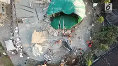 Diapit 3 lempeng besar di bumi, Lombok dan kepulauan di Nusa Tenggara lainnya memang akrab dengan gempa. Sejarah mencatat bahwa Lombok sudah berkali-kali diguncang lindu.