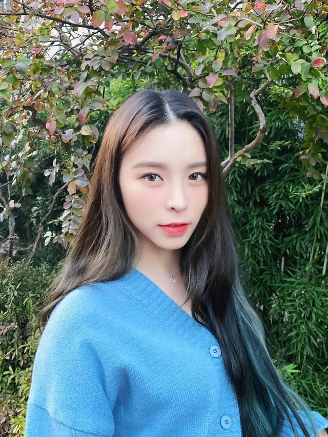 Elkie eks CLC. (Instagram/ chongtingyanelkie)