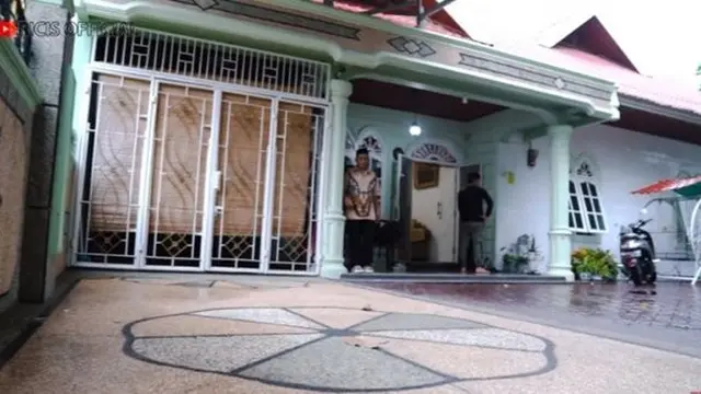 8 Potret Rumah Teuku Ryan Suami Ria Ricis di Aceh, Luas Dominan Warna Emas
