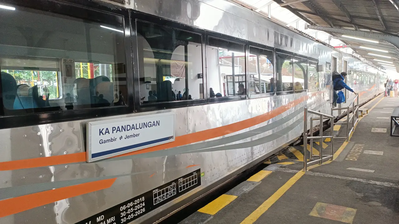 Kereta Api Pandalungan Relasi Staisun  Staisun  Gambir Jakrata- Staisun Jember, tiba di Staisun  Jember , Rabu pagi (22/1/2025) (Istimewa)