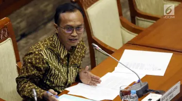 Capim Komisi Pemberantasan Korupsi (KPK) Sigit Danang Joyo menyampaikan pendapatnya saat Uji Kelayakan dan Kepatutan (Fit and Proper Test) dengan Komisi III DPR di Senayan, Jakarta, Rabu (11/9/2019). Sigit saat ini menjabat sebagai Kasub Dirjen Pajak Kemenkeu. (Liputan6.com/Johan Tallo)