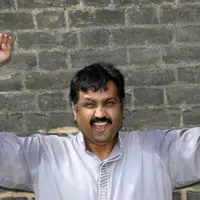 Kehilangan penis di usia 6 tahun, pria berpenis robot akan melepas keperjakaannya di usia 43 tahun.