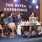 Melalui acara The Nivea Experience, Julie Estelle bongkar kebiasaannya untuk membuat masker wajah sendiri, penasaran? Simak di sini.