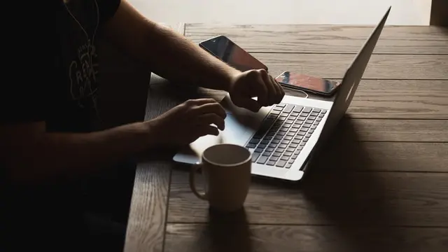Ilustrasi Bisnis Online. Foto: Unsplash/Parker Byrd