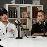 Erwin Agam sebut lagunya dinyanyikan tanpa izin oleh Tri Suaka dan Zinidin Zidan, sebut mereka tak beretika. (YouTube Dunia Manji)