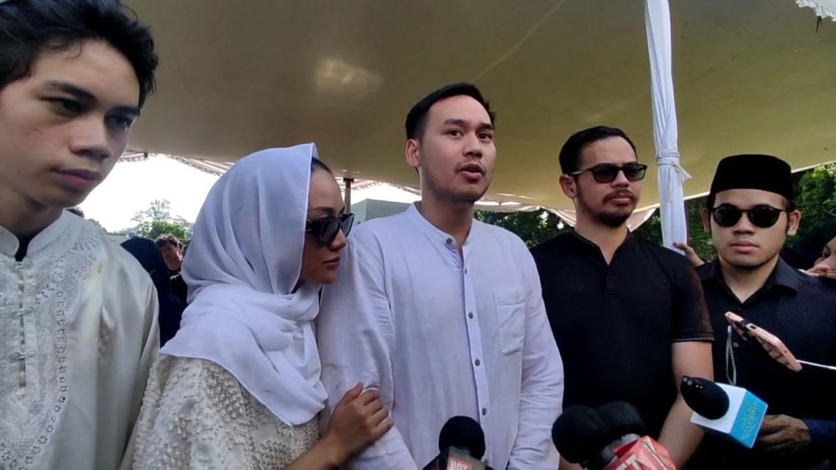 Ray Sahetapy Syahadat dan Disalatkan Kali Terakhir di Masjid Istiqlal Jakarta, Anak Sebut Atas Izin Allah