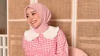 Gaya penampilan Lesty Kejora dengan outfit merah muda memang mencuri perhatian publik. Penampilan perempuan 5 Agustus 1999 terlihat lebih bersinar. Terlebih jika Lesty tersenyum manis yang membuatnya kian memesona. (Liputan6.com/IG/@lestykejora)