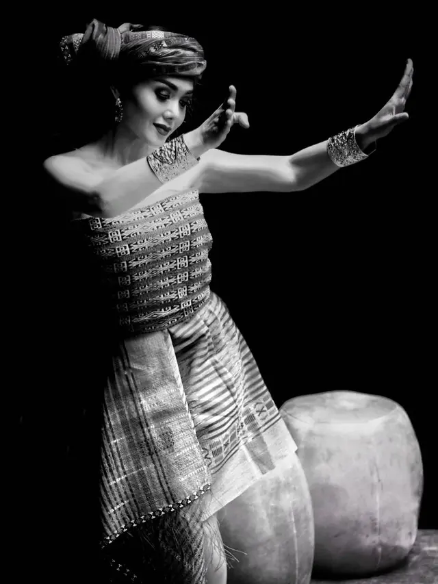 [Bintang] Dibilang Keriput, Ini 8 Foto Yuni Shara yang Cantik dan Awet Muda