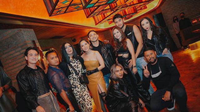 8 Potret Tamu Artis di Pesta Ultah BCL ke-39, Ariel dan Luna Maya Jadi Sorotan
