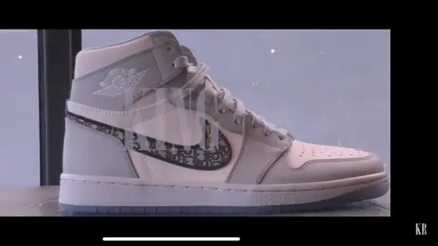 Air Jordan X Dior seharga Rp225 juta yang dibeli Raffi Ahmad (YouTube/KRTV)