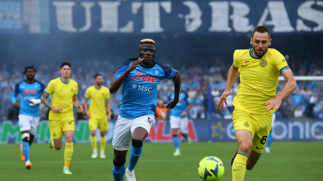 Duel sengit Napoli vs Inter Milan di Liga Italia