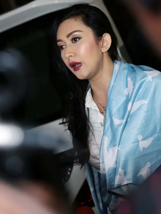 Pemeran sinetron Malu Malu Kucing (2015) itu menambahkan, bahwa setiap rumah tangga ada saja permasalahan. Namun hal itu dianggap sebagai ujian dalam rumah tangga untuk lebih baik lagi. (Deki Prayoga/Bintang.com)